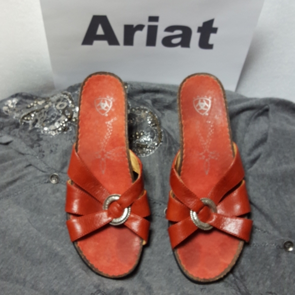 Women's Ariat red leather sandals size 6.5 - Picture 2 of 8